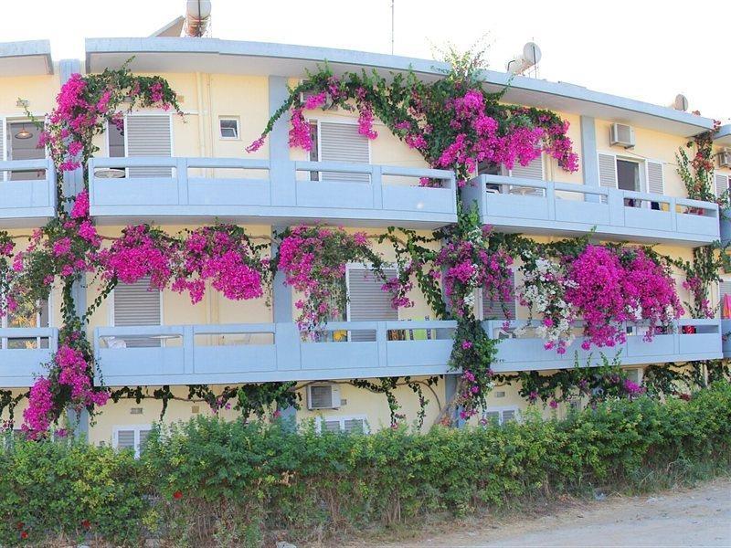 Michel Apartments Amoudara  Bagian luar foto